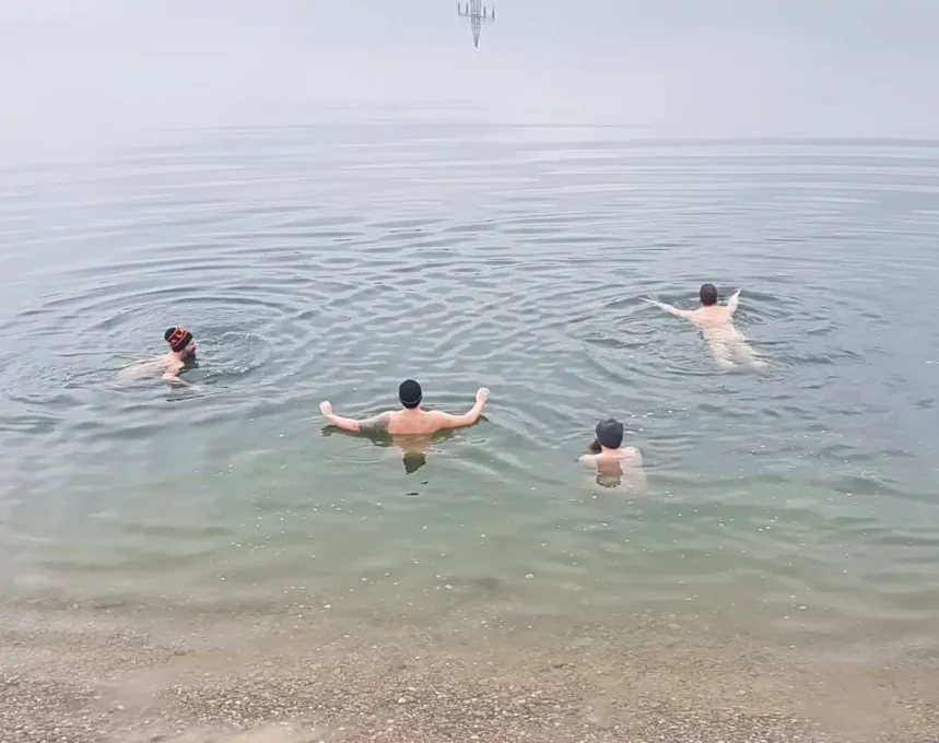 Swimming Gold: The Inspiring Journeys of Professional Competitive Swimmers 8 Ice Swimming 01